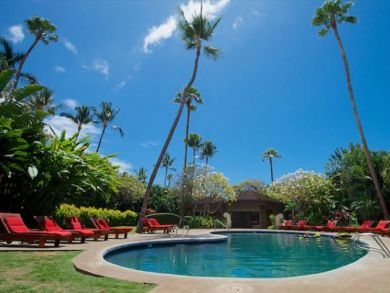 Lahaina Rental Walk to Dining and Shopping