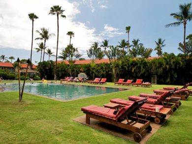 Lahaina Rental Walk to Dining and Shopping