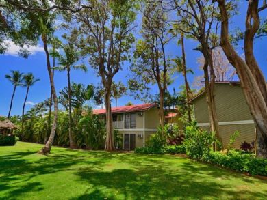 Lahaina Rental Walk to Dining and Shopping