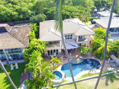 Oceanfront Maui Retreat: A Luxurious Beachfront Oasis