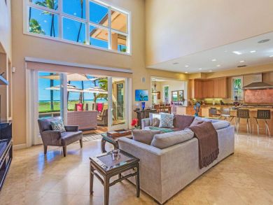 Oceanfront Maui Retreat: A Luxurious Beachfront Oasis