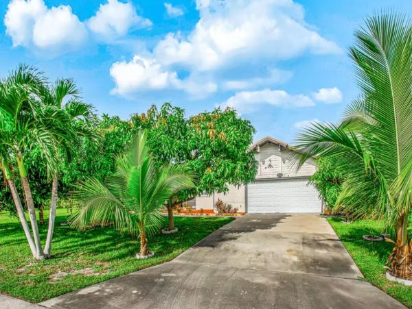 Cape Coral Vacation Home for Rent SUPER Pool Sleeps 6