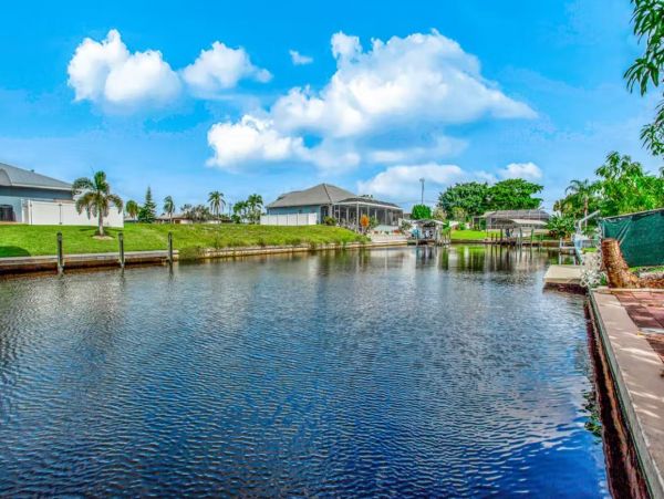 Cape Coral Vacation Home for Rent SUPER Pool Sleeps 6