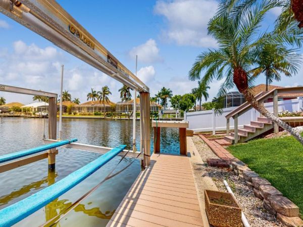 Lovely 3-bedroom Vacation Home featuring a Private Pool