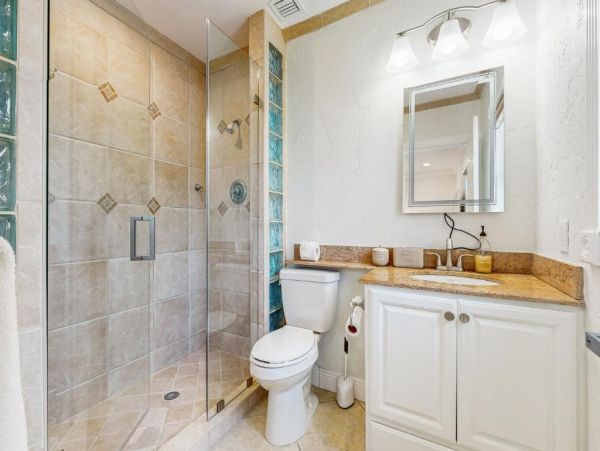 Lovely 3-bedroom Vacation Home featuring a Private Pool