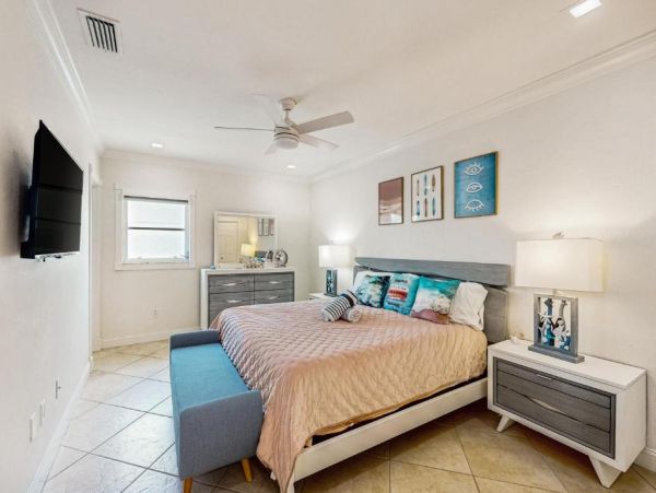 Lovely 3-bedroom Vacation Home featuring a Private Pool