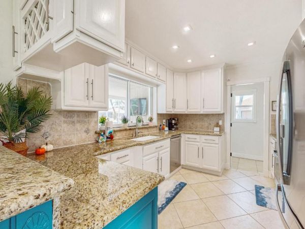 Lovely 3-bedroom Vacation Home featuring a Private Pool