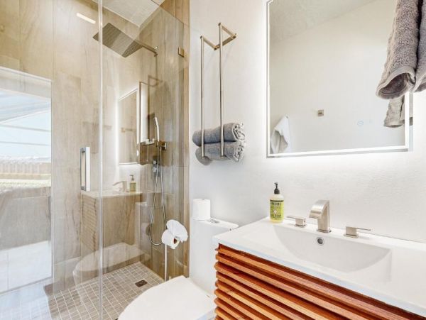Lovely 3-bedroom Vacation Home featuring a Private Pool