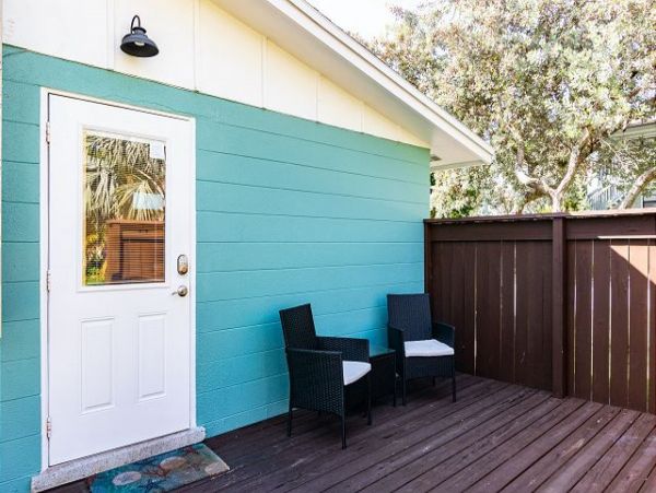 A Boutique Resort Community with Pool -Steps to Beach