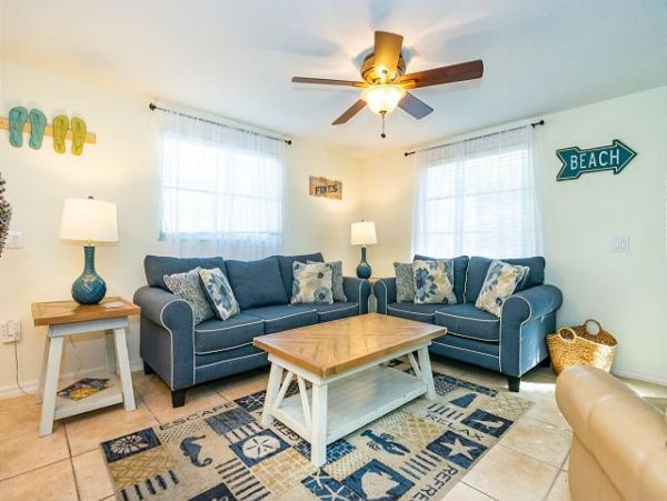 A Boutique Resort Community with Pool -Steps to Beach