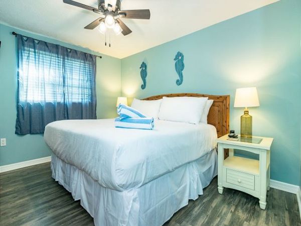 A Boutique Resort Community with Pool -Steps to Beach