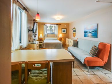 Hollywood Condo 907871