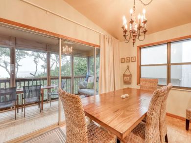 Beachfront Three Bedroom Vacation Home in Port St. Joe