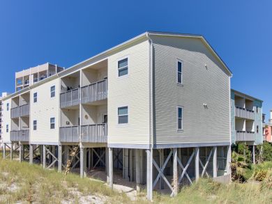 Oceanfront Condo Sleeps 6 Shared Pool & Instant Beach Access