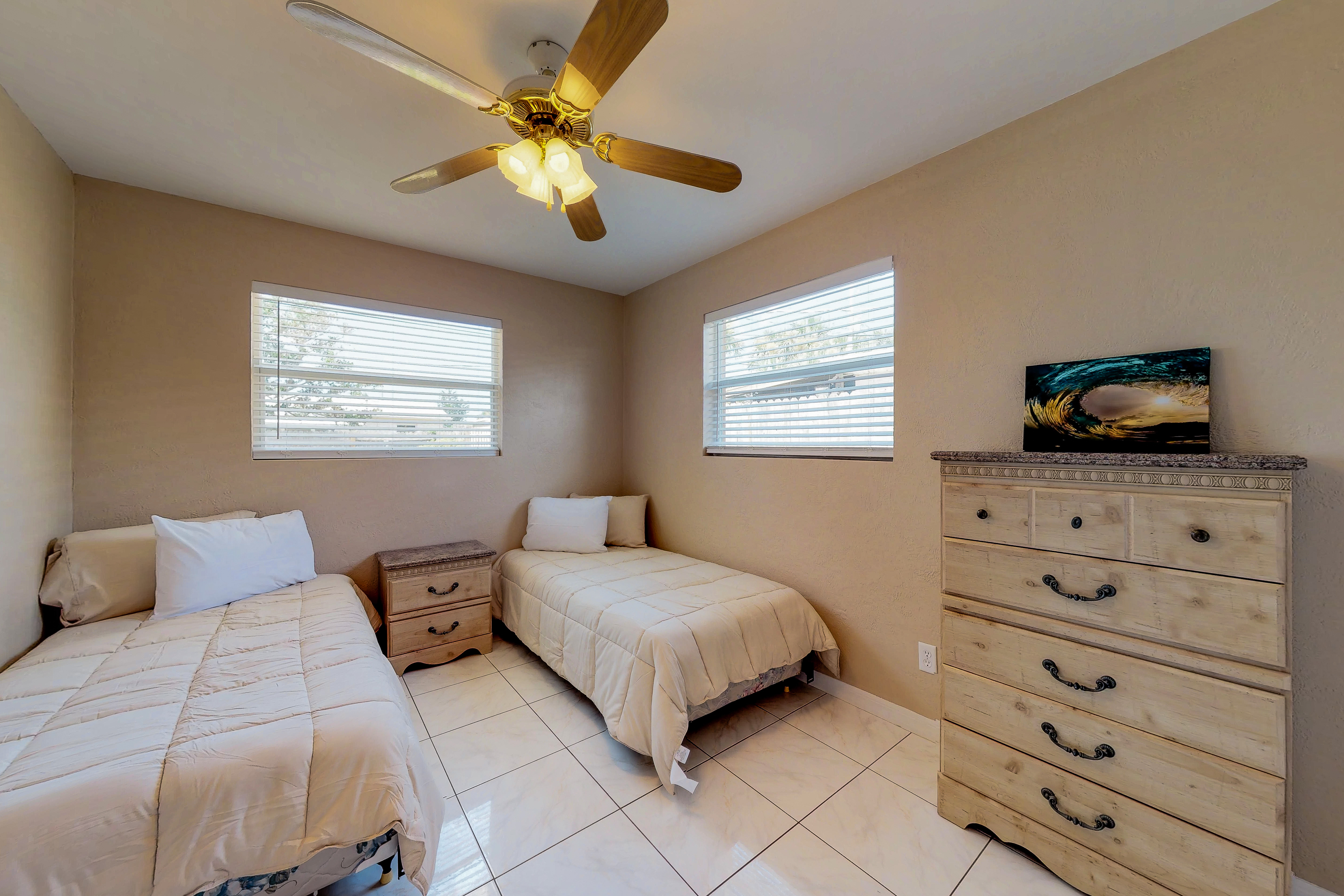 Daytona Beach Home 907914