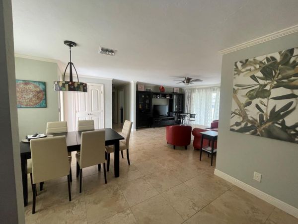 Enjoy Marco Island Living Cozy Waterfront Home with Screened-in Pool