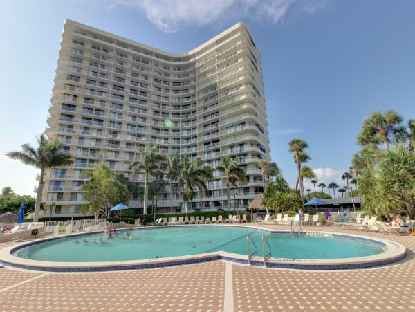 Luxury Vacation Rental on Marco Island's Waterfront