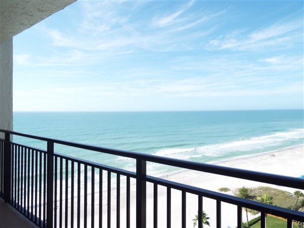 Two Bedroom Vacation Condo on Longboat Key Sleeps 6 Guests