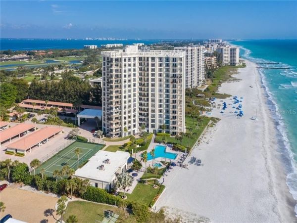 Two Bedroom Vacation Condo on Longboat Key Sleeps 6 Guests