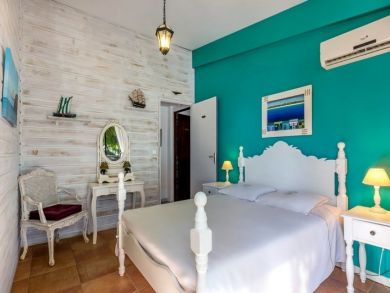Luxury Five Bedroom Vacation Villa in Martinique Sleeps 13