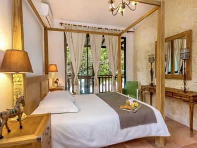 Luxury Five Bedroom Vacation Villa in Martinique Sleeps 13