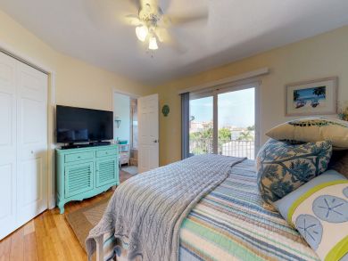 Hollywood Condo 907974 Hollywood Condo 907974