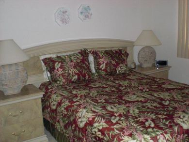 Brandenton Vacation Condo Sleeps Four Guests.