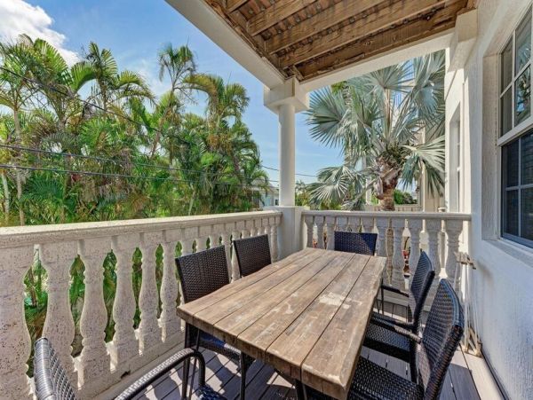 Bradenton Beach Three Bedroom Vacation Home with Pool