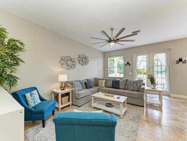 Bradenton Beach Three Bedroom Vacation Home with Pool