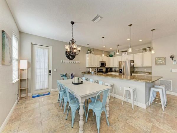Bradenton Beach Three Bedroom Vacation Home with Pool