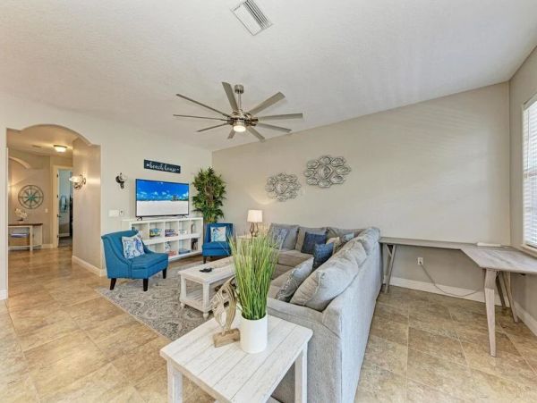 Bradenton Beach Three Bedroom Vacation Home with Pool