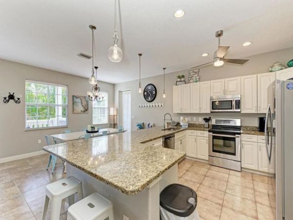 Bradenton Beach Three Bedroom Vacation Home with Pool