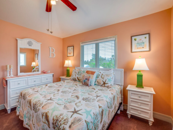 Charming Beachside Retreat with a Pool on Anna Maria Island