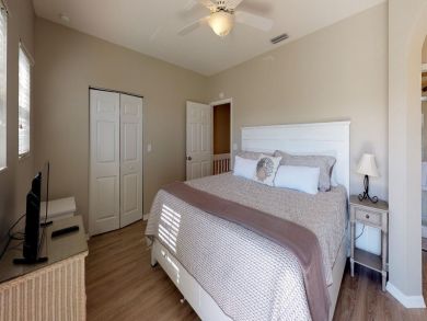 Bradenton Beach Two Bedroom Rental Condo Sleeps Six Guests