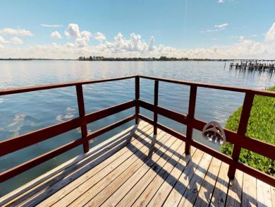 Bradenton Beach Two Bedroom Rental Condo Sleeps Six Guests