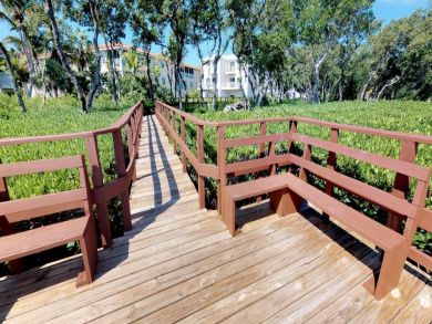 Bradenton Beach Two Bedroom Rental Condo Sleeps Six Guests