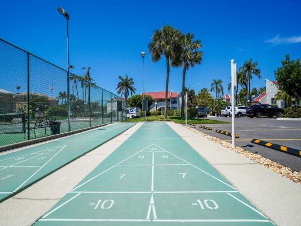 Bradenton Beach Vacation Condo Steps to Beach, Tennis, Pool