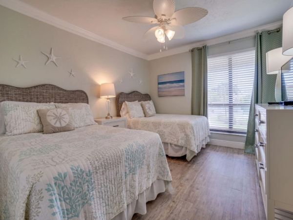 Bradenton Beach Vacation Condo Steps to Beach, Tennis, Pool