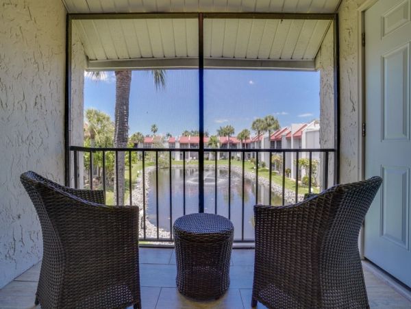 Bradenton Beach Vacation Condo Steps to Beach, Tennis, Pool