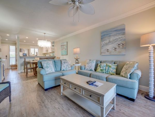 Bradenton Beach Vacation Condo Steps to Beach, Tennis, Pool