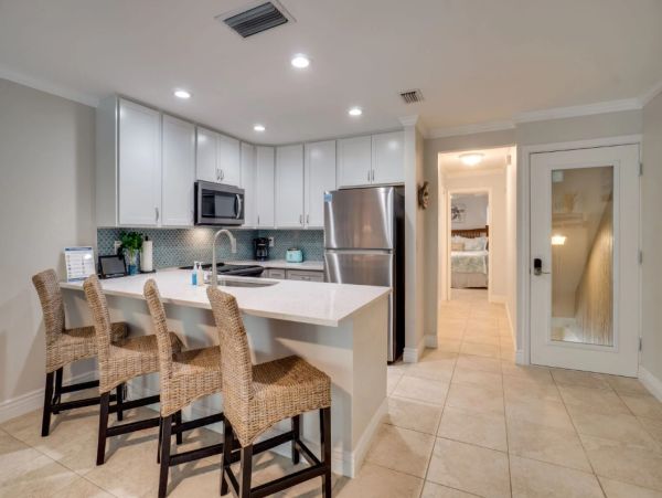 Holmes Beach One Bedroom Coastal Retreat - additional view, photo 5