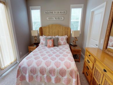 Holmes Beach 3 Bedroom Pool Home Walk To Beach Sleeps 6