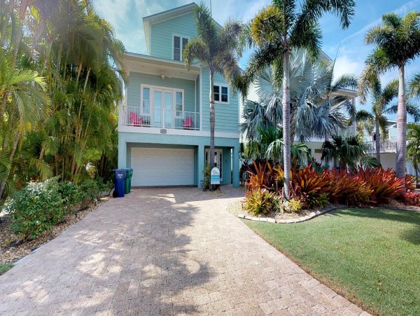 Holmes Beach Vacation Rental Pool Home Sleeps 8 Guests