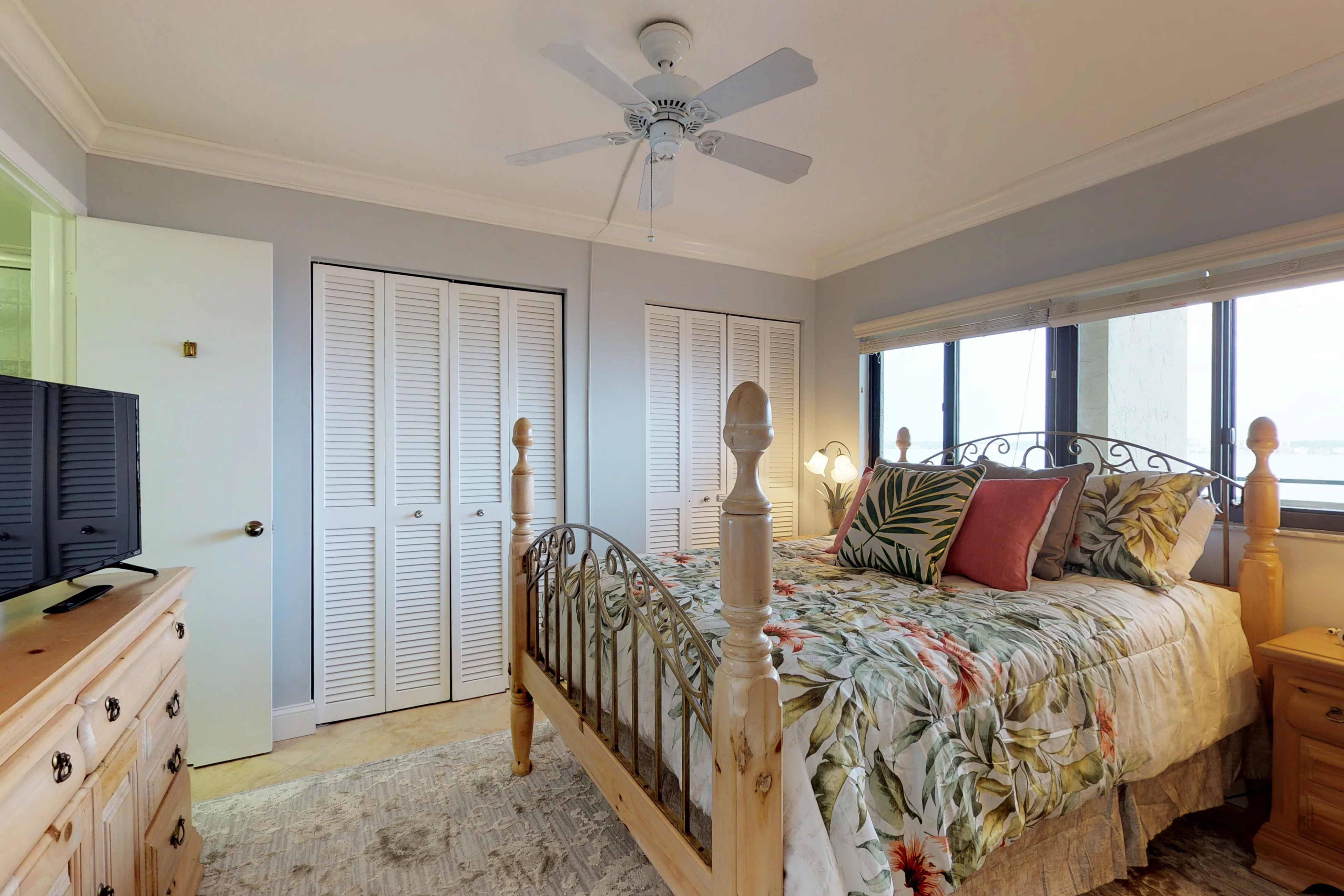 Clearwater Condo 908091 Clearwater Condo 908091