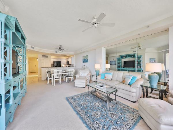Beautiful Vacation Condo with Ocean Views & a Communal Pool