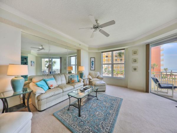 Beautiful Vacation Condo with Ocean Views & a Communal Pool
