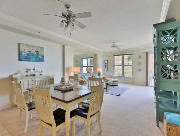 Beautiful Vacation Condo with Ocean Views & a Communal Pool