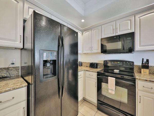 Beautiful Vacation Condo with Ocean Views & a Communal Pool
