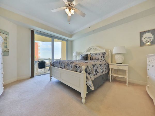 Beautiful Vacation Condo with Ocean Views & a Communal Pool