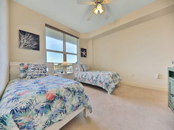 Beautiful Vacation Condo with Ocean Views & a Communal Pool